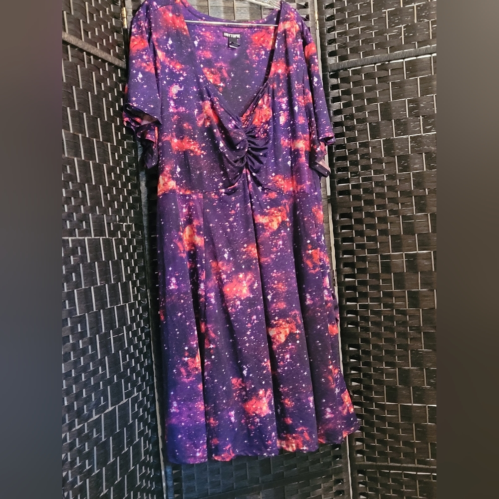 Hot Topic Galaxy Ruched Sweetheart Neck Midi Dress
